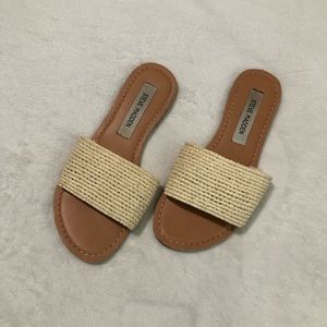 STEVE MADDEN SANDALS
